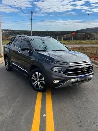 FIAT TORO 2.0 16V TURBO DIESEL VOLCANO 4WD AT9 FIAT TORO 2.0 16V TURBO DIESEL VOLCANO 4WD AT9